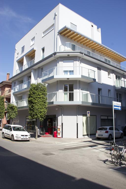 Residence La Perla Caorle Eksteriør billede